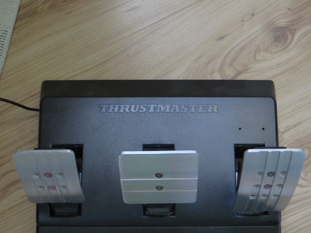 Волан с педали thrustmaster t300 rs gt