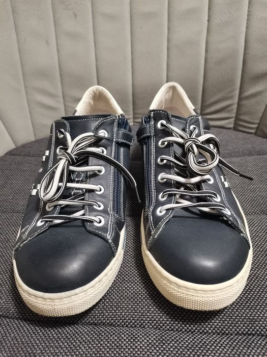 Vand sneakers NERO GIARDINI marimea 39