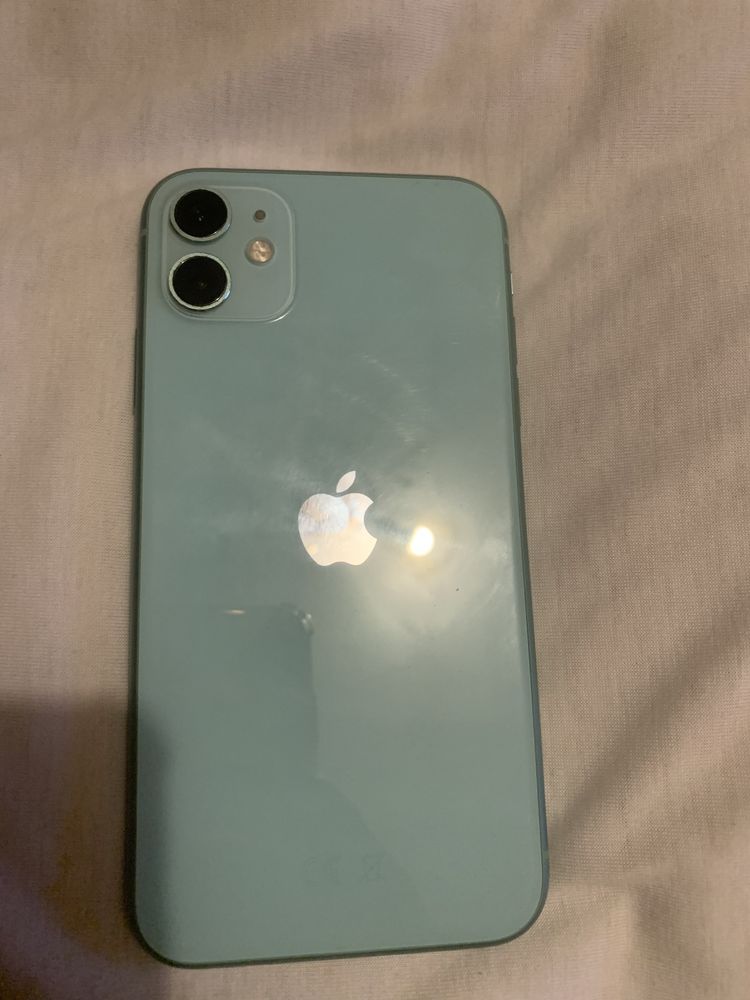 Vand iphone 11 64 GB