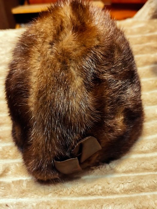 Дамски шапки от норка