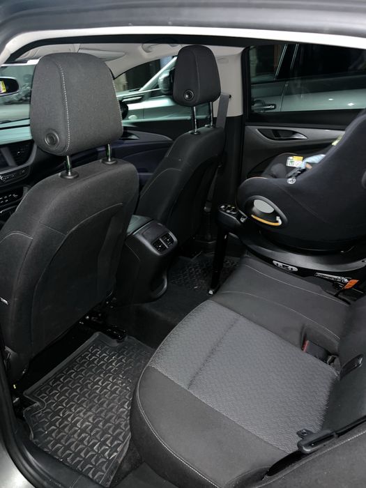 Opel Insignia B 1.5 Turbo benzină 165 CP Automat | 90.000 km |