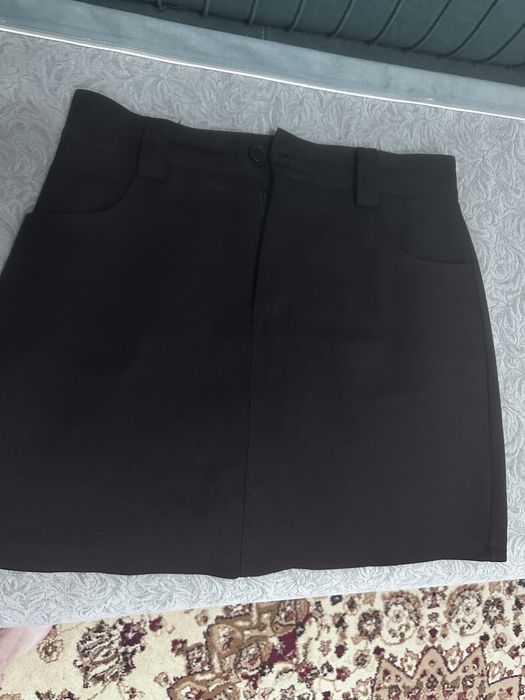 Продам мини юбку размер Л. А также палетку для контуринга