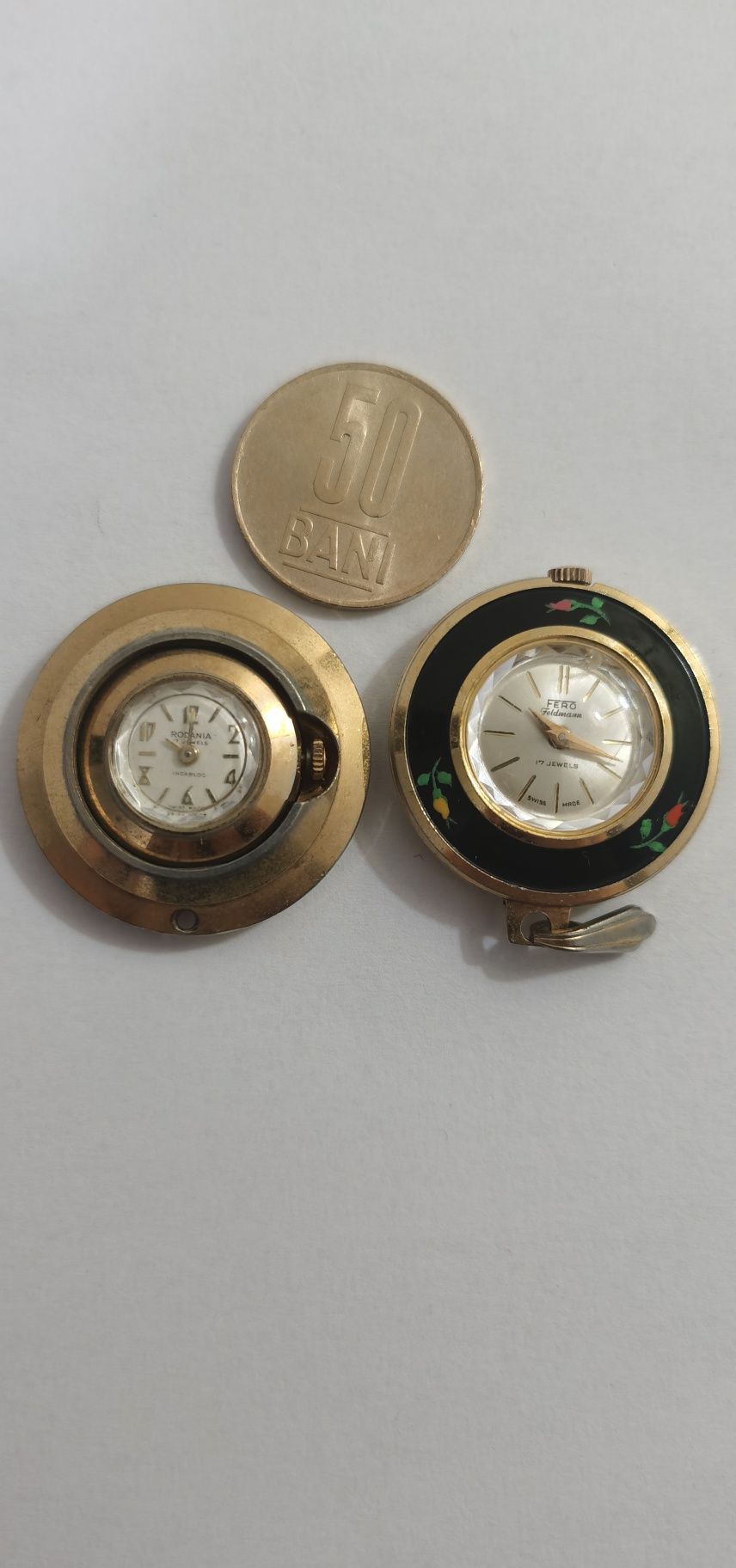 Ceasuri mecanice vechi de colecție.