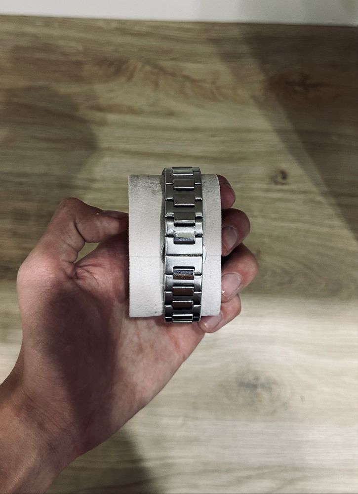 Omega soati yangi