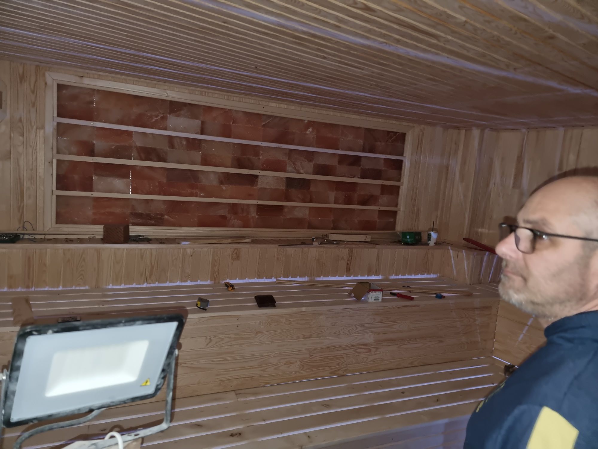 Saună de interior și saune de exterior, sauna salina cu soba pe lemne