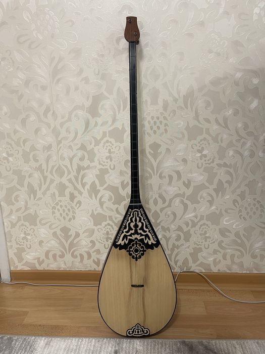 Домбыра профессиональная