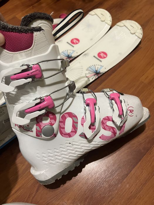 Ски, обувки, щеки, каска и очила