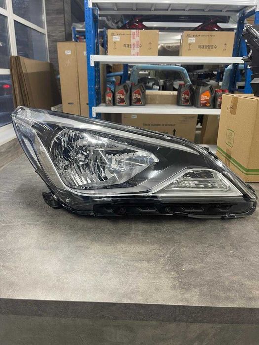 Фара передняя правая HYUNDAI ACCENT 2014-17