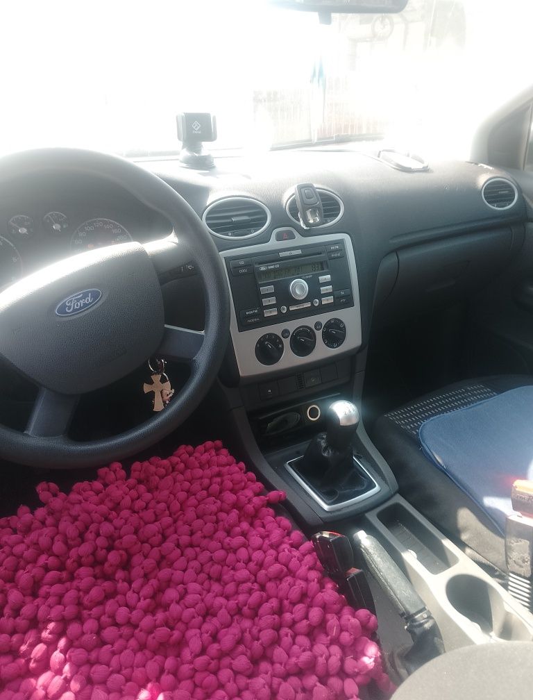 Vând Ford focus 2