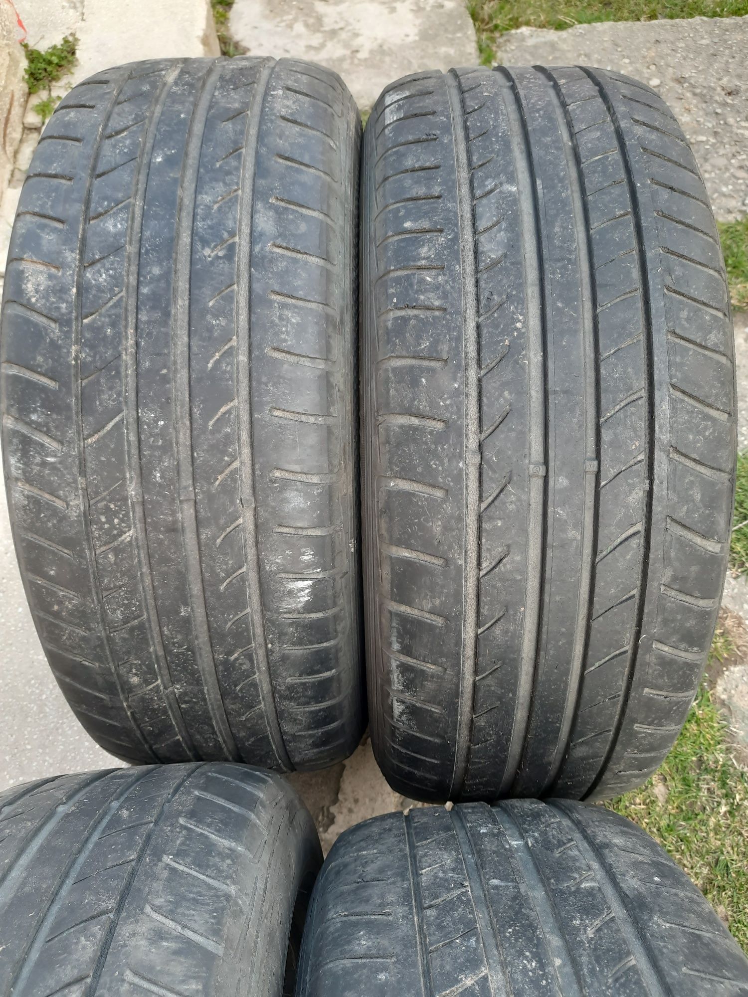 Set 4 Anvelope Vara 225/60/R17  DUNLOP  400lei Setul