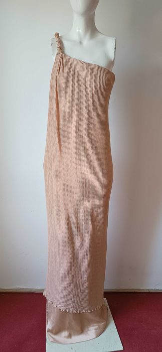 Rochie noua cu eticheta