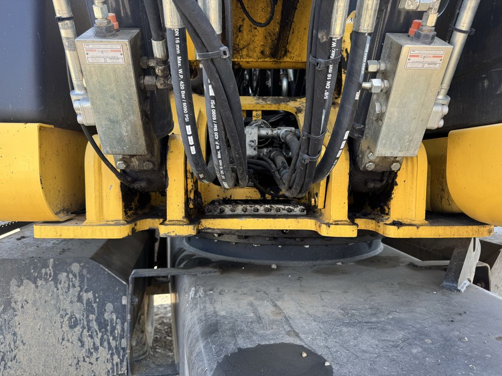 Excavator  new holand we 150 pro