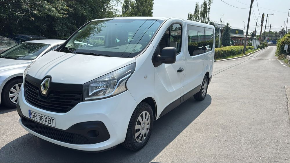 Inchiriere auto microbuz 8+1 Van 9 locuri inchiriere masina 7 locuri