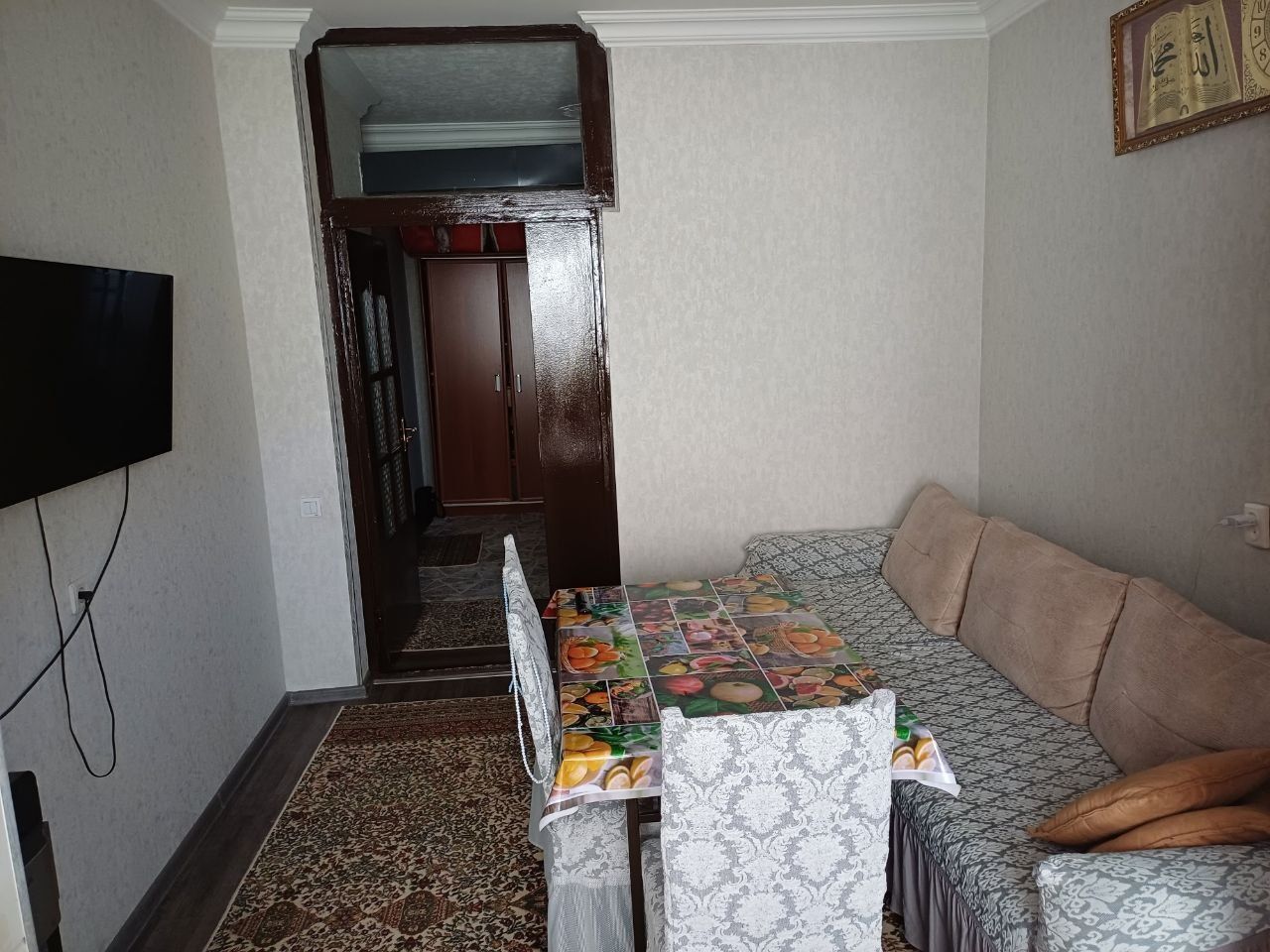 Продаётся квартира.
5 комнатная с ремонтом.
3 этаж.
Общая площадь 120