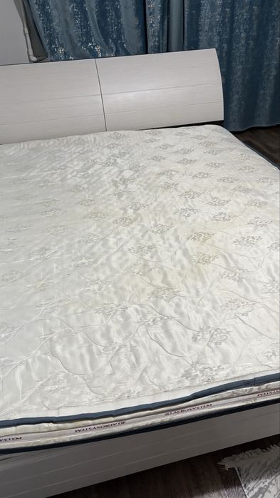 Продам матрас на двухспальную кровать