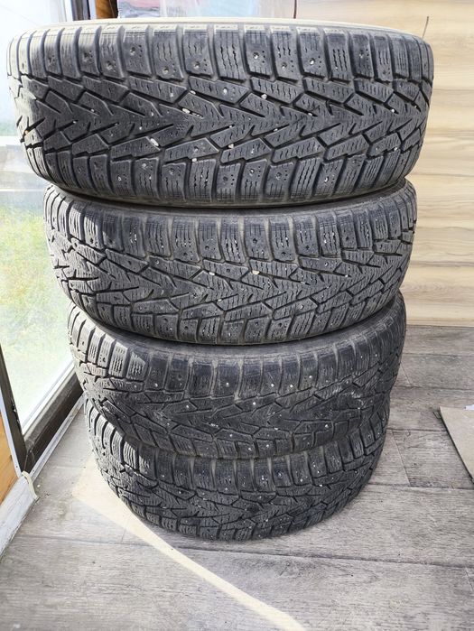 Зимние шипованные шины Nokian Tyres 185/70/R14