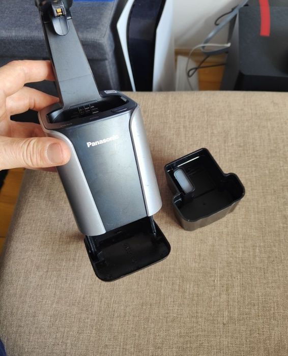 Statie încărcare curățare Panasonic RC9 - 18 aparat de ras electric