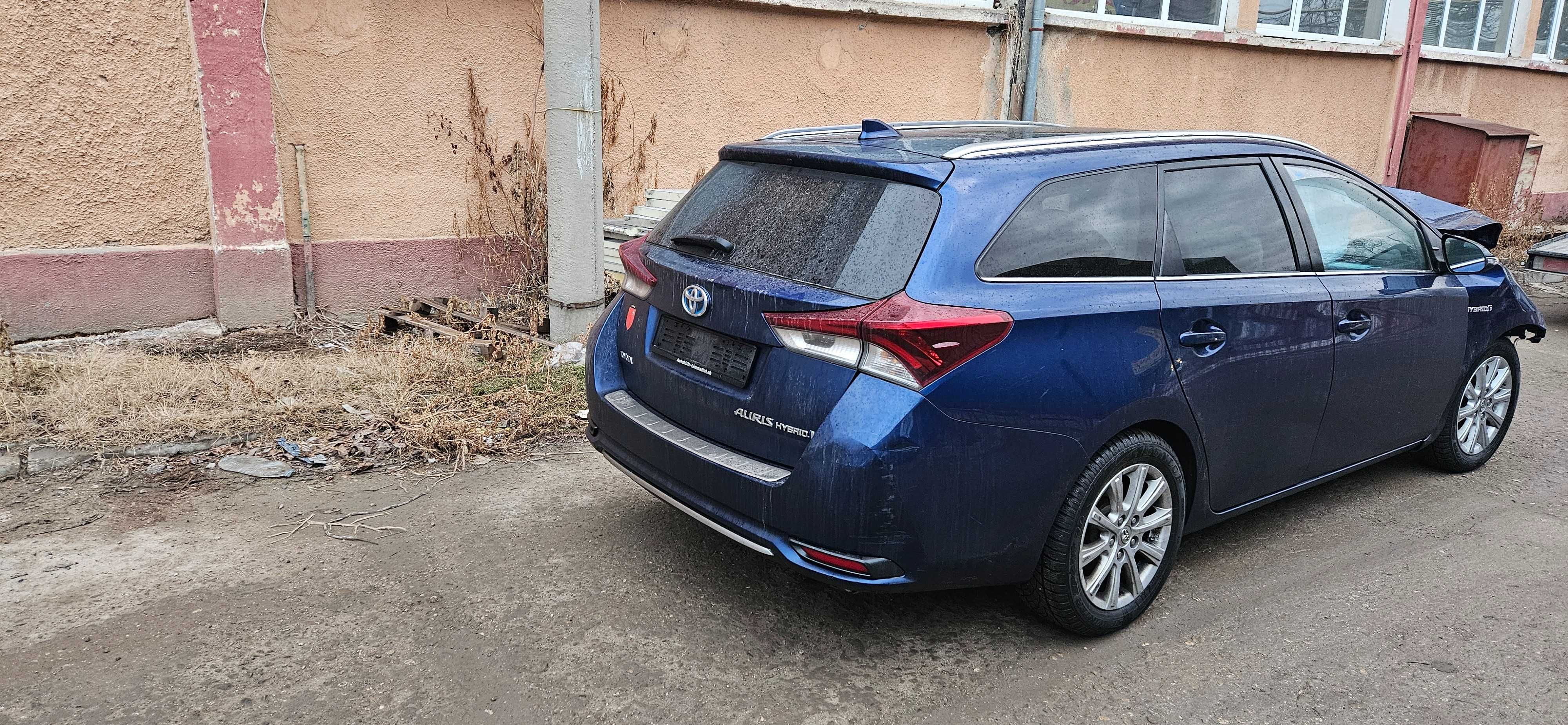 Toyota Auris на части-Hibrid
