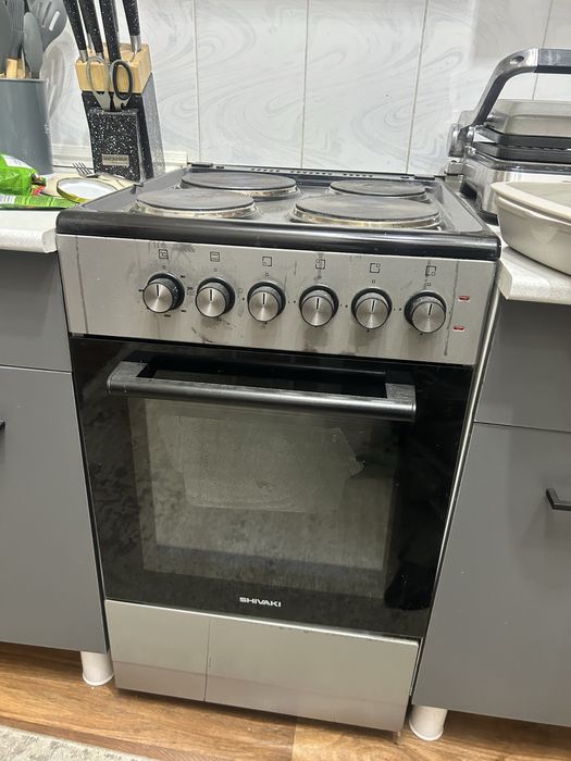 Продам электрическую плиту