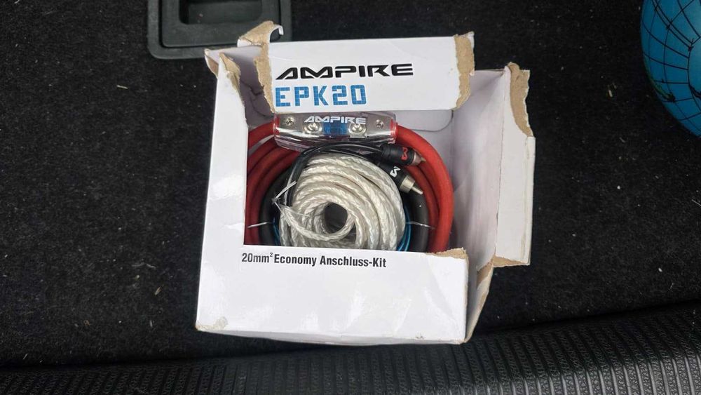 Subwoofer auto aplificat Edge dual bass+cabluri 60Ah