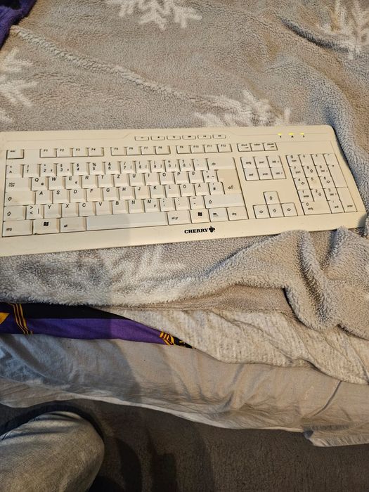 Tastatura Cherry alb stare buna