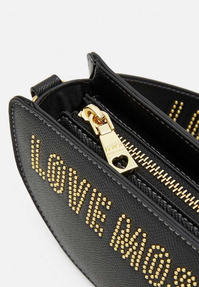 LOVE MOSCHINO – Дамска кожена чанта "BLACK & GOLD" нова с етикети