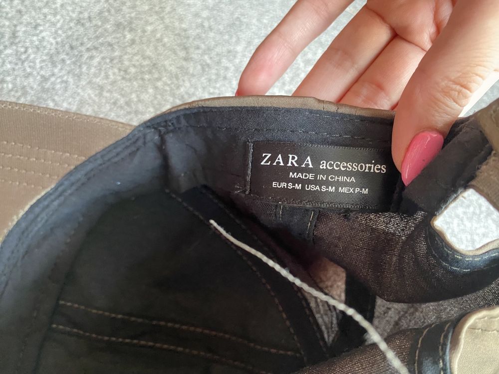 Дамска шапка ZARA