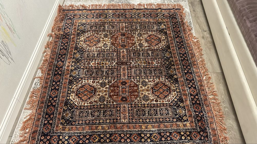 Ковер восточный 2#3 блестящий,красивый,отличное состояние