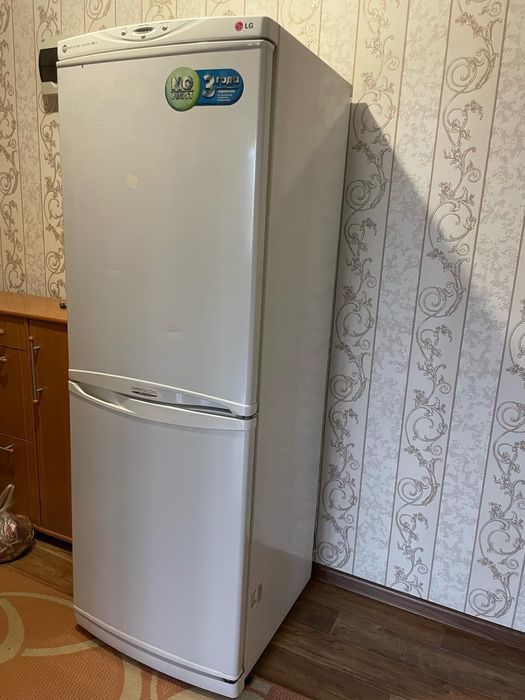 Продам холодильник LG