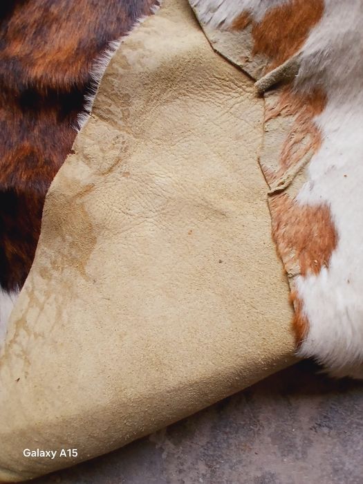 Голяма обработена кожа от бик -килим