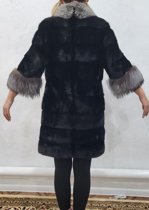 Продам норковую шубу. Размер по 44 до 48.