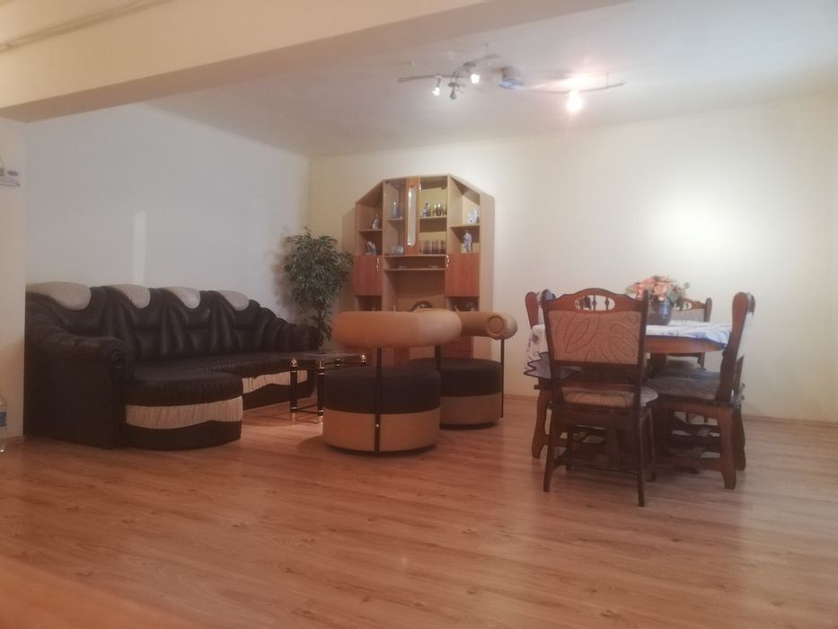 Inchiriez apartament 3 camere