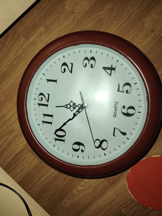 Ceasuri  perete stare foarte buna
