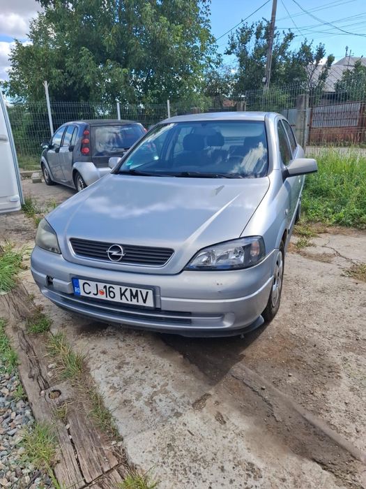Vând sau dezmembrez Opel Astra 1.6 benzină – motor defect
