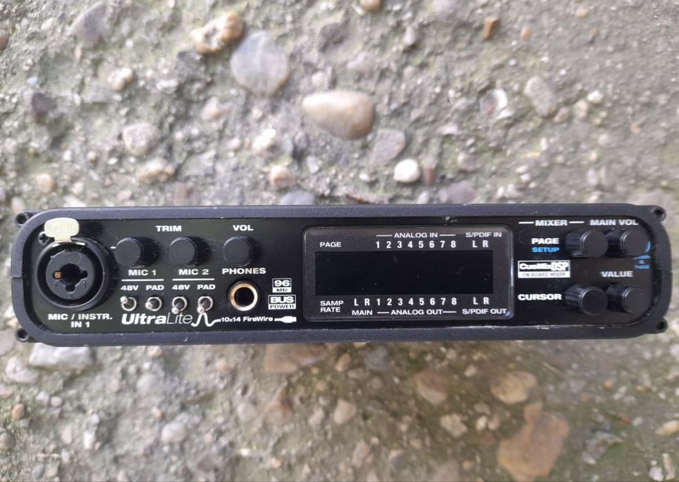 Motu 828 / Motu ultralite interfata-placa sunet studio ( instrumente )