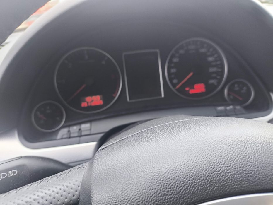 Продавам Audi A4, b7