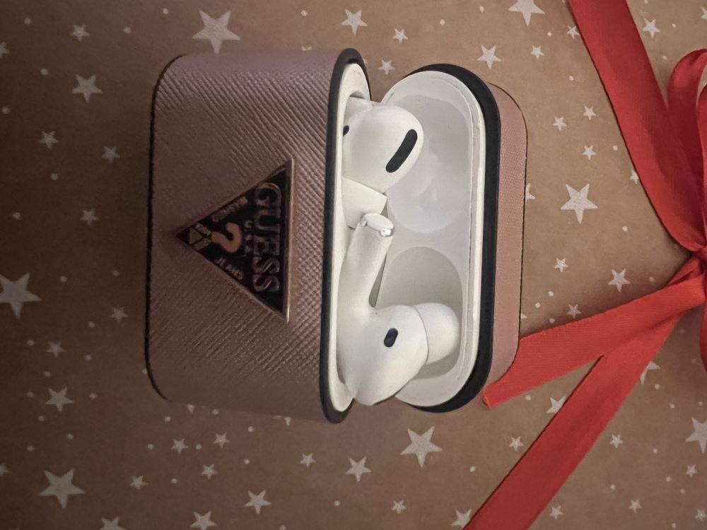 Husa airpods pro GUESS
