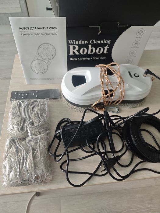 Робот - мойщик окон . Новый , не пользовались , только проверили .
