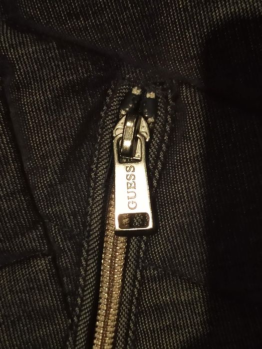 Яке Guess, М размер