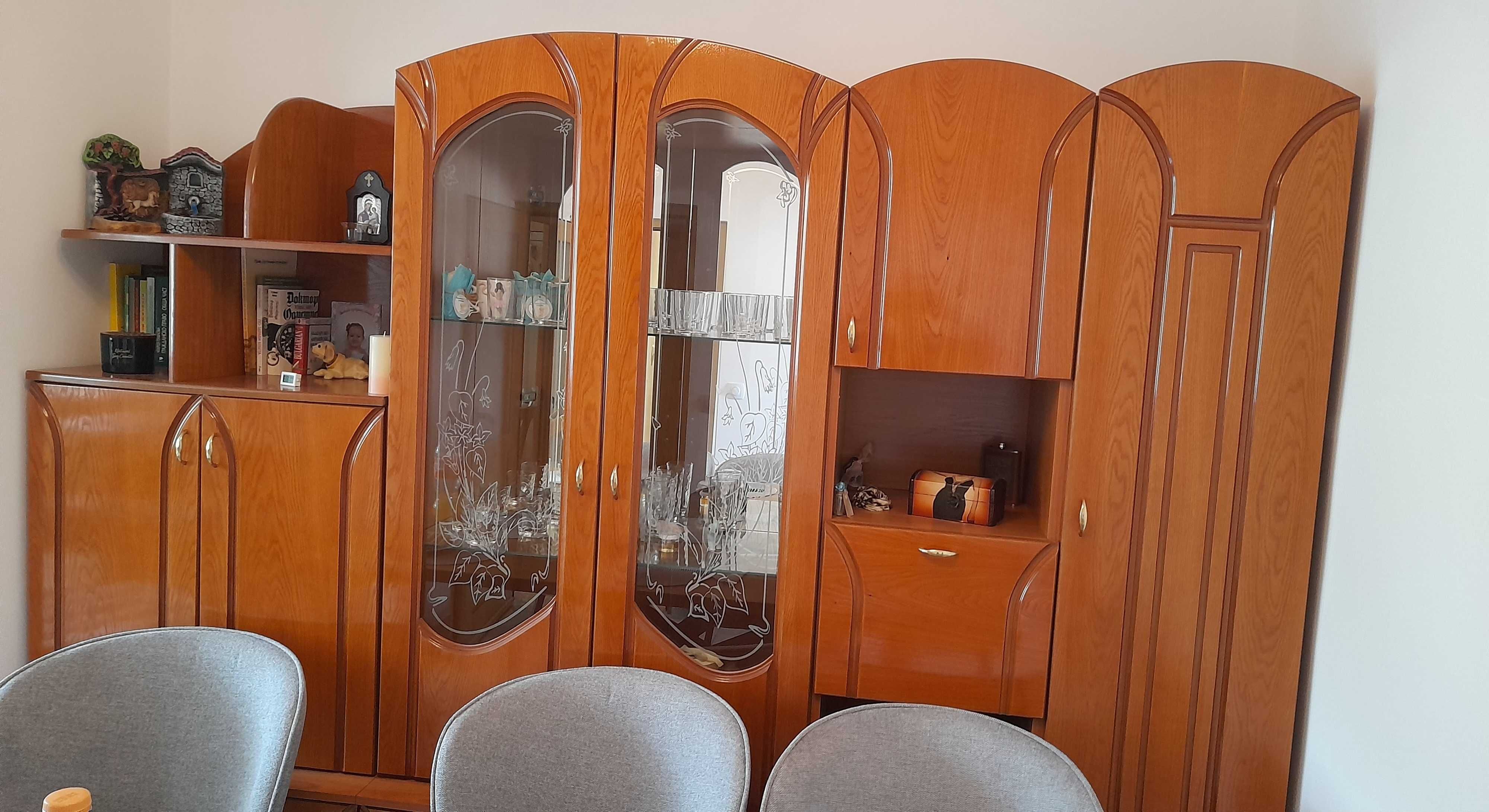 Секцията е като нова .Размери 2.60/2.00/53.