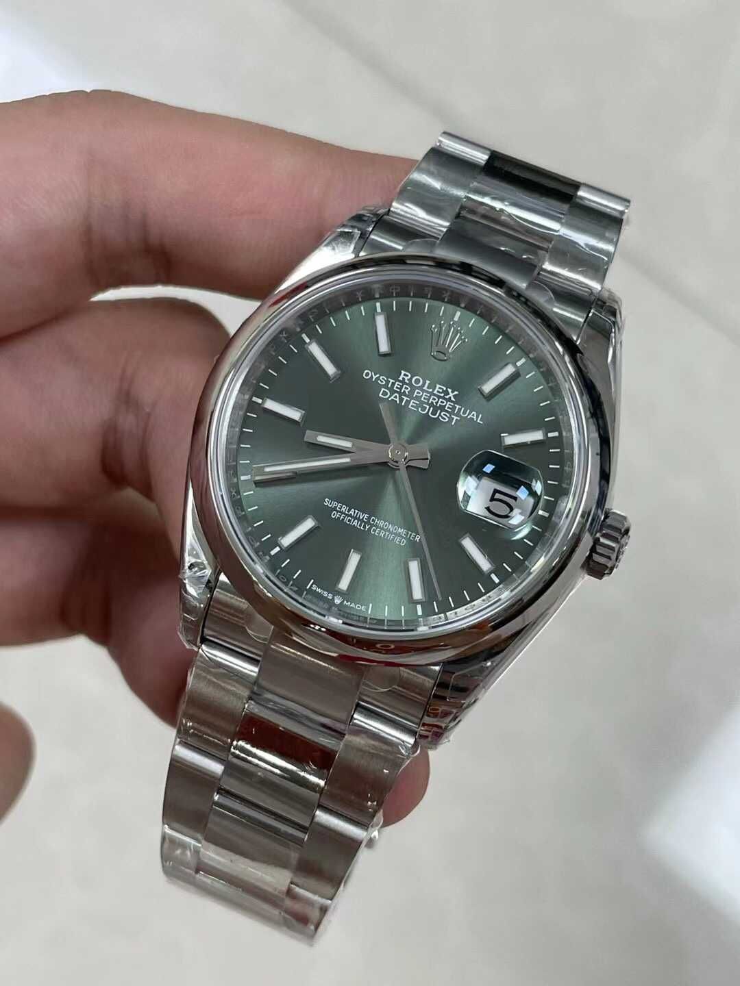 Rolex datejust  36 oyster / smooth silver