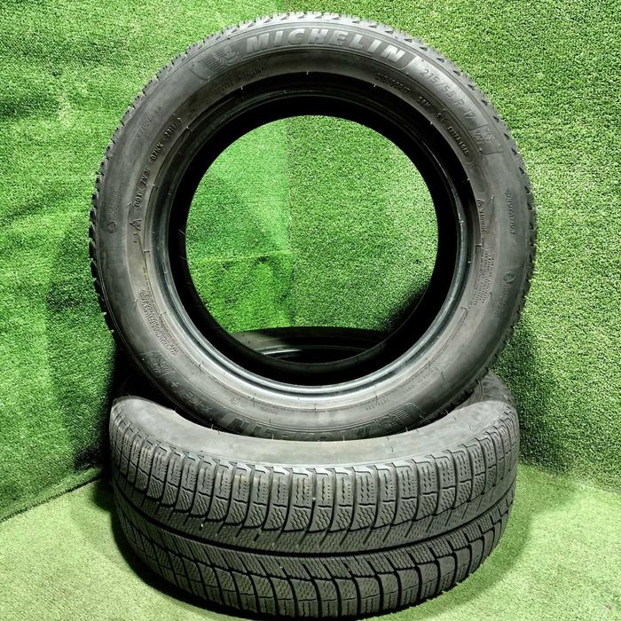 Продам Шины зимний две штуки 215/55 R17 Michelin x ice 2019 год