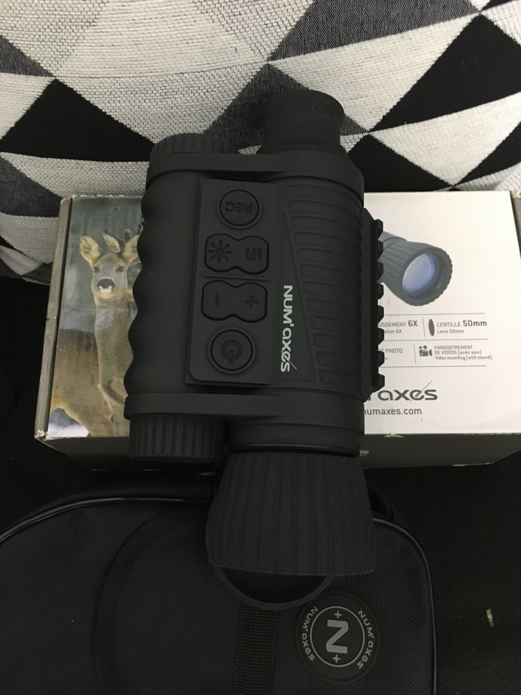 Binocular Night Vision cu IR Laser Bate 500M