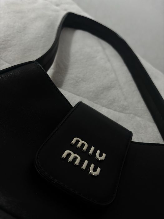 Чантичка Miu miu