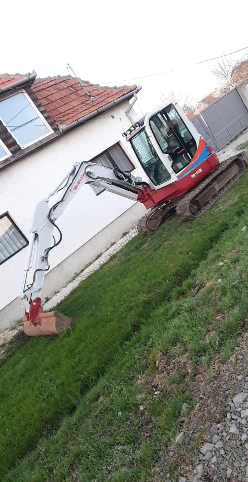 Mini excavator Takeuchi TB 153 FR greutate 5.600 tone an 2007