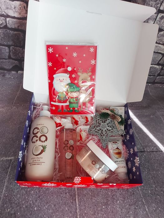 Новогодний косметический бокс