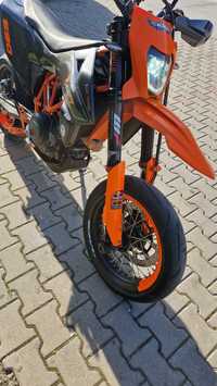 KTM  690 SMC-R 2021 09