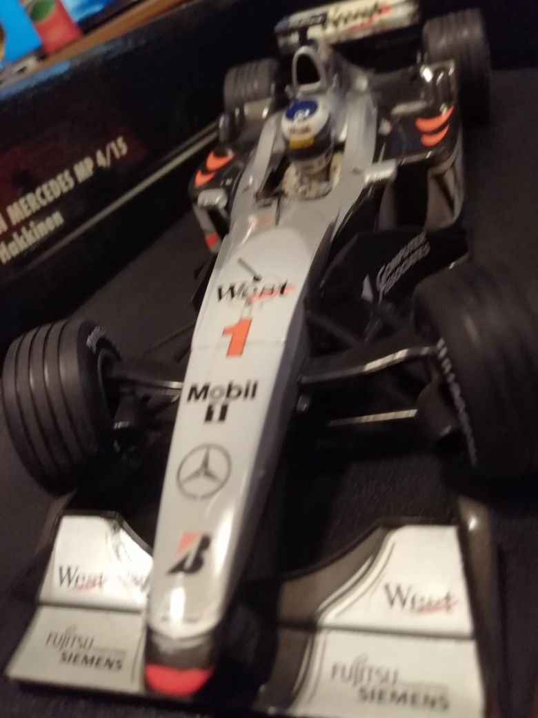 Macheta formula 1 Mika Hakkinen, Mclaren Mercedes mp4 15, minichamps