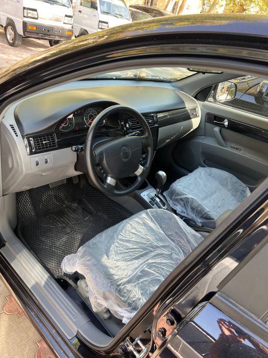 Sotiladi gentra probegi 16000 km kraskasi pitnosi bor 1 ta