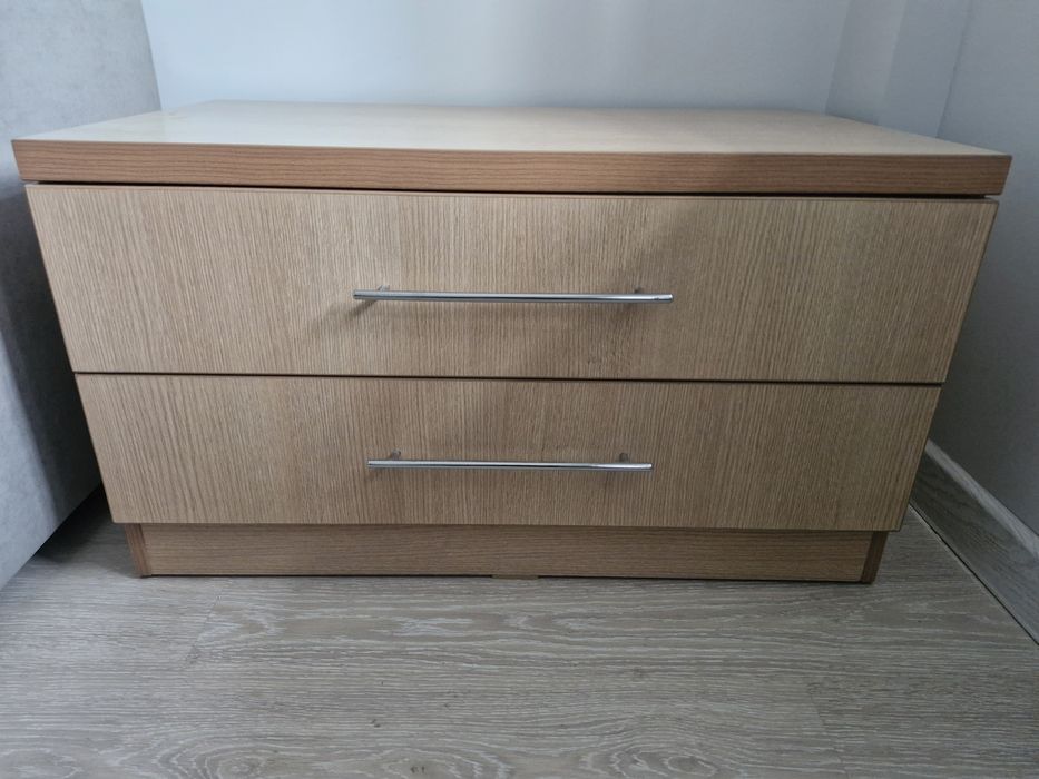 Прикроватная тумбочка, новая.